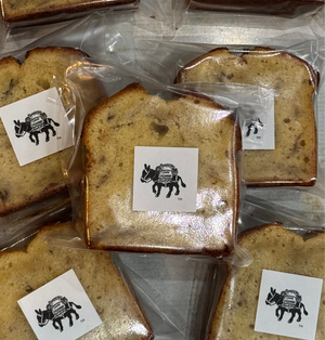 Open image in slideshow, BANANA CAKE / バナナ ケーキ
